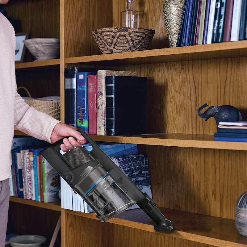 Handheld mode reaching into a bookshelf